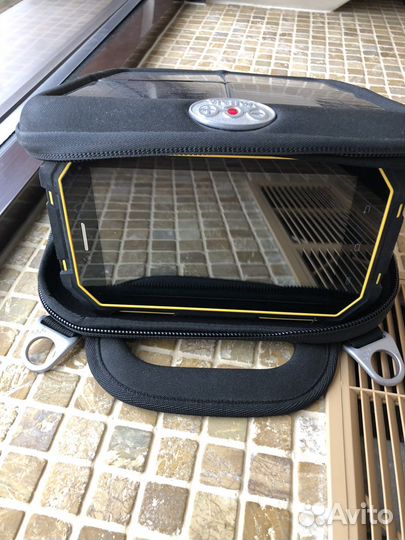 Зарядное устройство на солнечных батареях voltaic