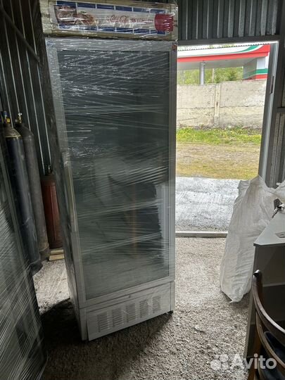 Холодильный шкаф со стеклянной дверью бу