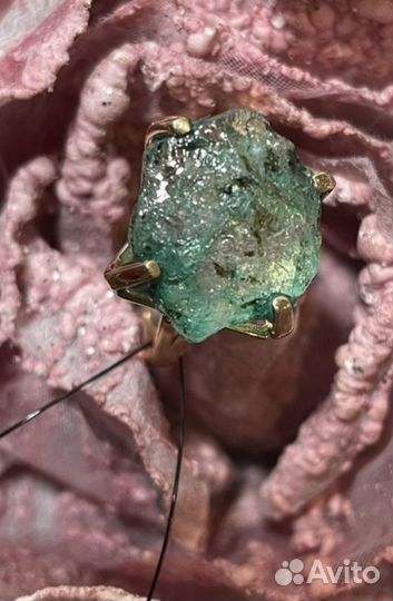 Изумруд природный урал