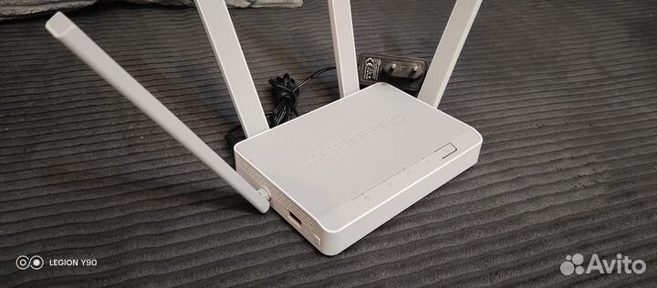 Wi-Fi роутер Keenetic Extra (KN-1711)