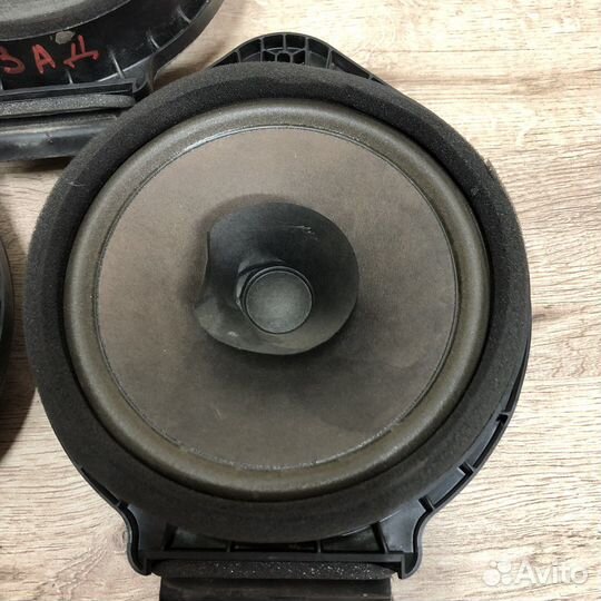 Динамики Opel Astra j задние