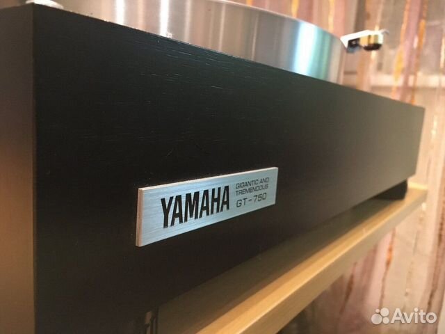 Yamaha GT-750 Виниловый проигрыватель Yamaha