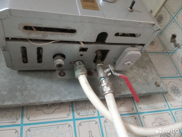 Газовый водонагреватель