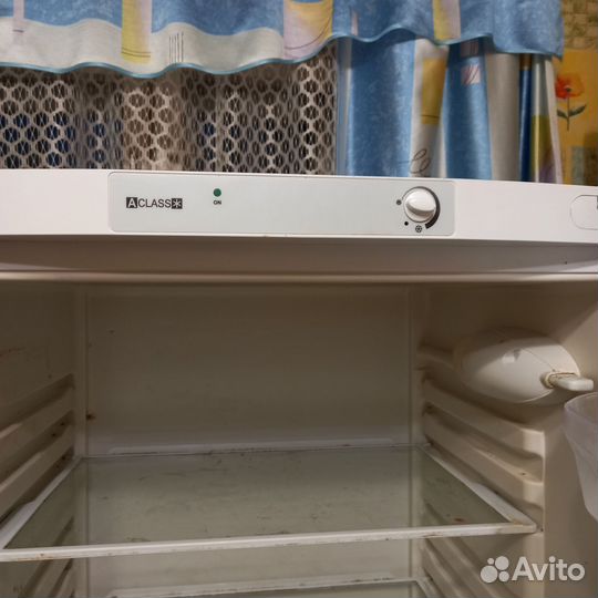 Холодильник ariston