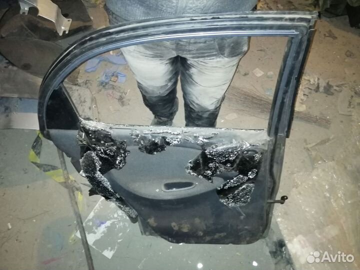 Дверь задняя левая Lanos Черная Серая Бежевая