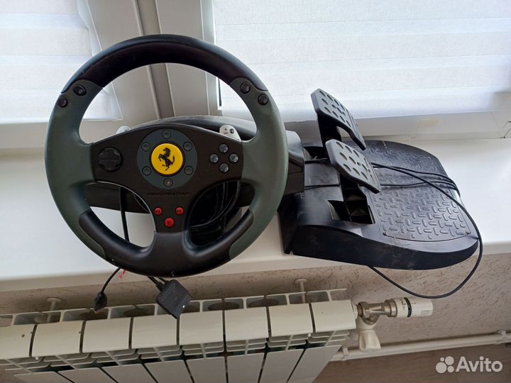 Игровой руль thrustmaster Ferrari gt 2 in 1
