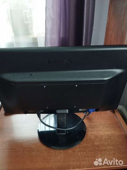 Монитор Philips