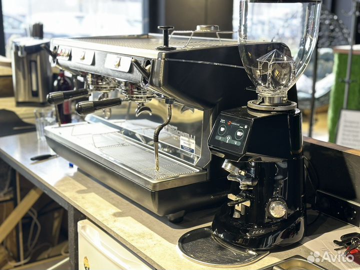 Кофемашина в аренду simonelli