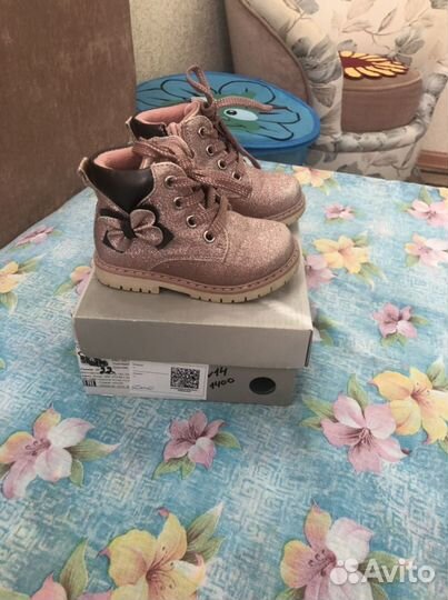 Продам ботинки детские