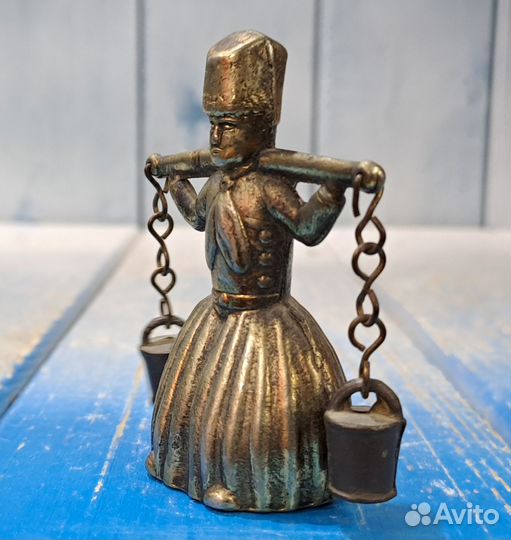 Колокольчик Мужик с ведрами, Великобритания