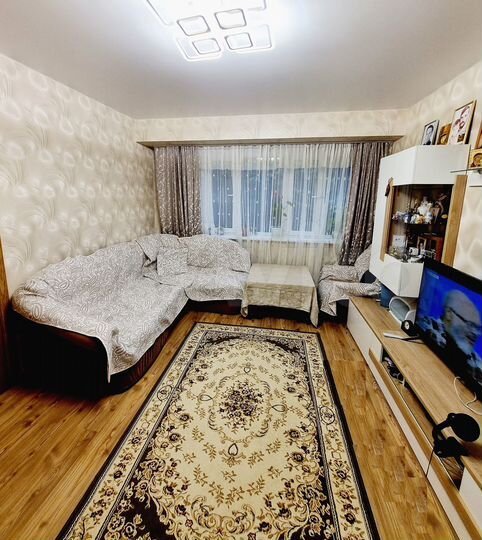 Комната 27 м² в 4-к., 4/16 эт.