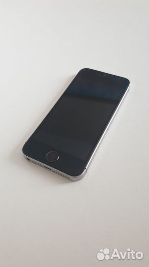 iPhone SE, 32 ГБ