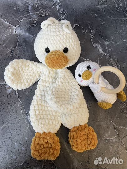 Набор для новорожденного/вязаные игрушки
