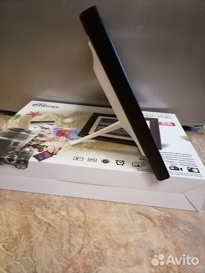 Цифровая фоторамка Ritmix RDF-836