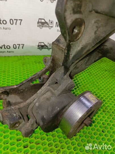 Кронштейн генератора с роликом Ford Mondeo 2