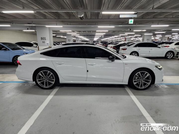 Audi A7 3.0 AMT, 2022, 9 400 км