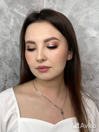 Макияж и прическа