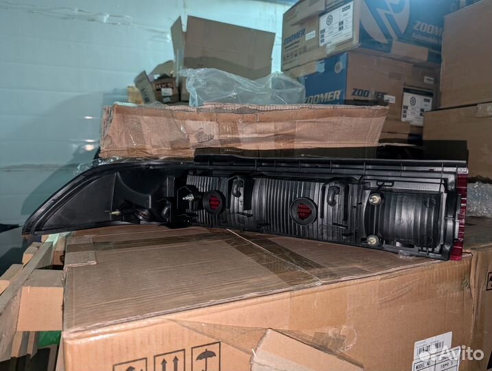 Задние фонарь правый и центр марк mark 2 90