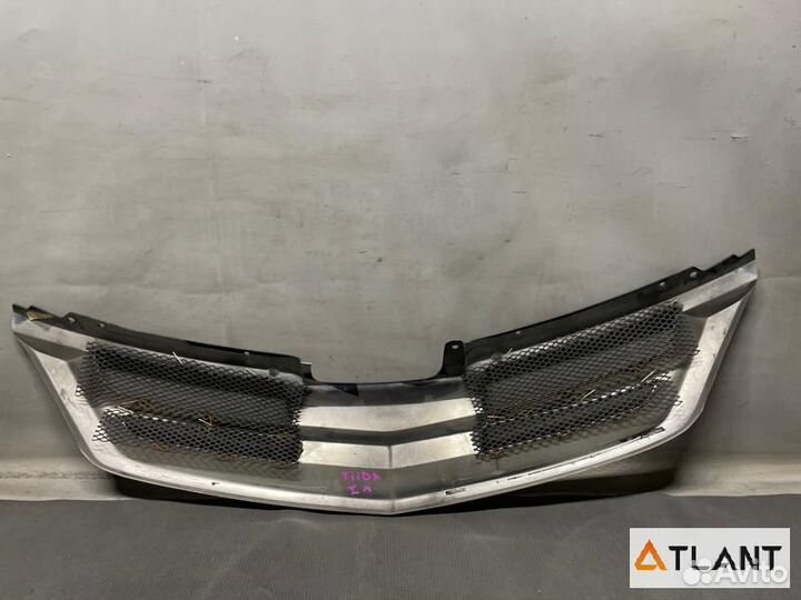 Решетка nissan tiida