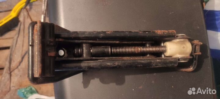 Домкрат винтовой с ключём