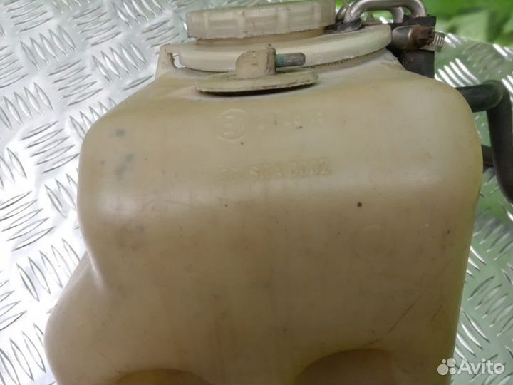 Бачок стеклоомывателя Mercedes-Benz W124 M102 2.3