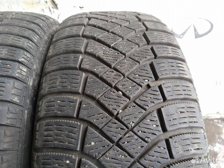 Pirelli Ice Zero FR 215/55 R16 97T
