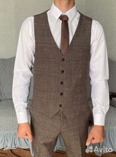 Костюм на выпускной или свадьбу