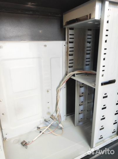 Корпус ATX для компьютера