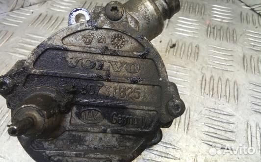 Насос вакуумный volvo V70 2 (DBN06KX01)