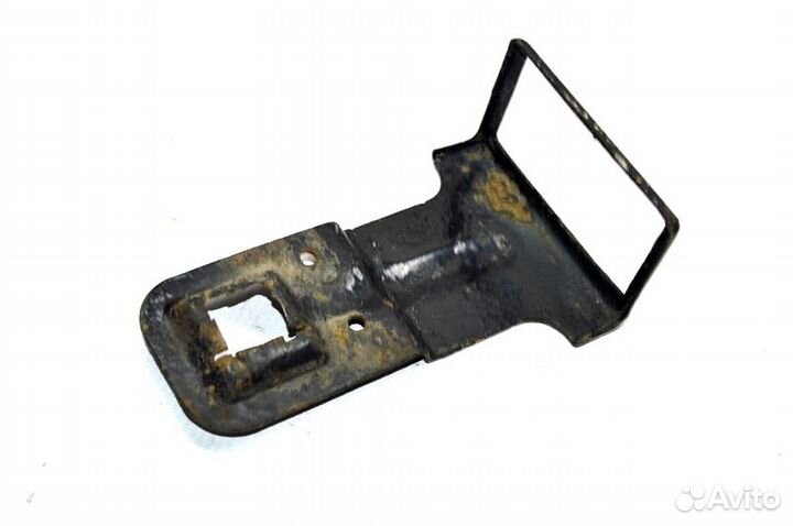 Кронштейн габаритного фонаря, правая сторона volvo