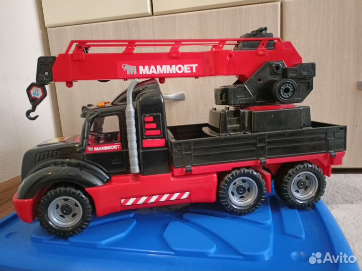 Автокран (игрушка)