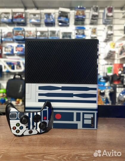 Xbox One Fat 500 gb с наклейкой Halo