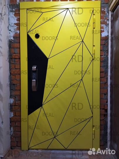 Входная дверь с электронным замком Samsung