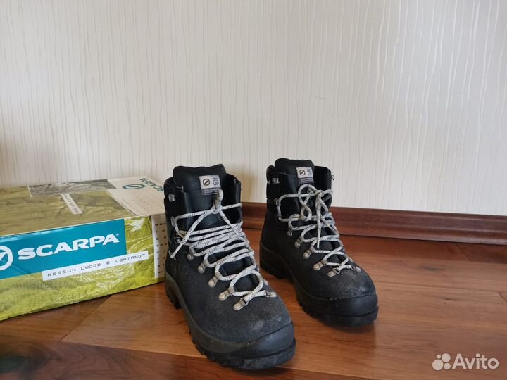 Трекинговые ботинки