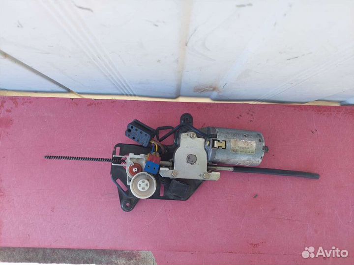 Моторчик люка Mercedes-Benz W124