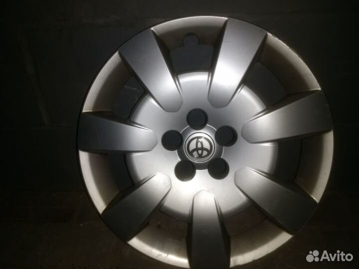 Колпаки Тойота Авенсис