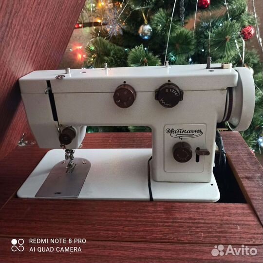 Швейная машина Чайка 143