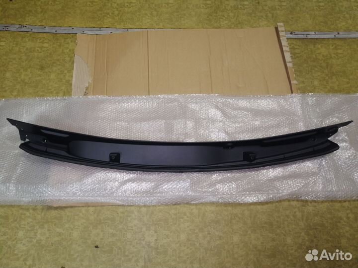 Панель воздухозаборника жабо Ford Transit 2461824