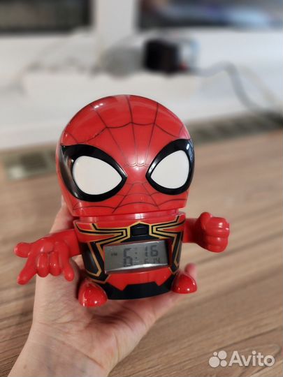 Часы marvel человек паук