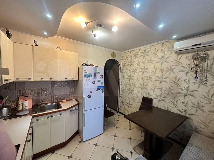 2-к. квартира, 65 м², 13/18 эт.