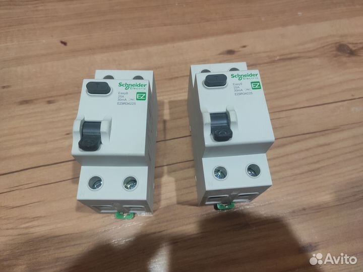 Узо Schneider easy 9 2П 25А 30мА ас 230В EZ9R34225