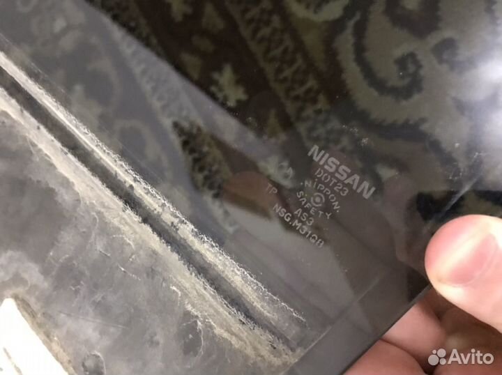 Стекло Nissan tiida