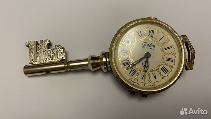 Часы-будильник 