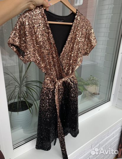 Комбинезон с пайетками нарядный 42