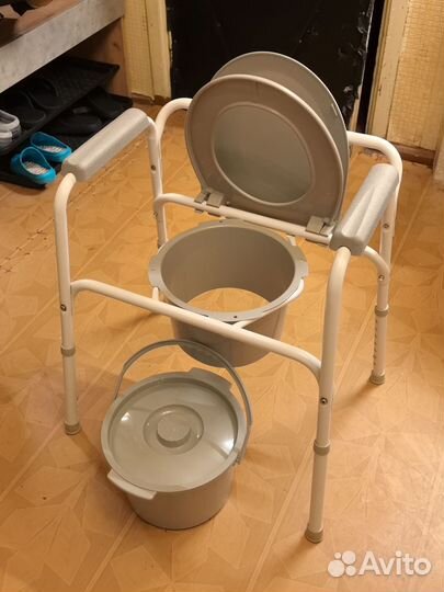 Кресло - туалет медицинское для больных людей