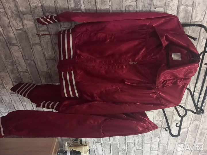 Костюм женский