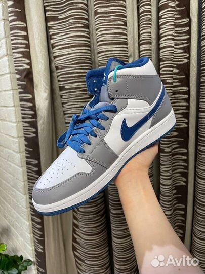 Jordan 1 mid “true blue” новые