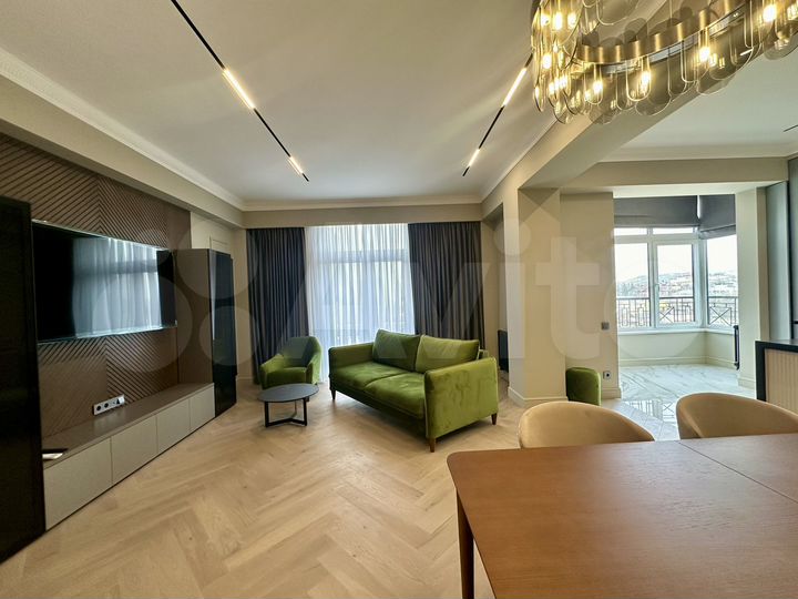 2-к. квартира, 95 м², 9/10 эт.