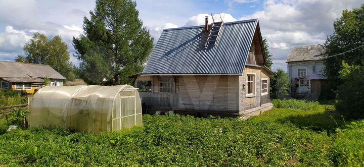 Дом 20 м² на участке 8 сот.