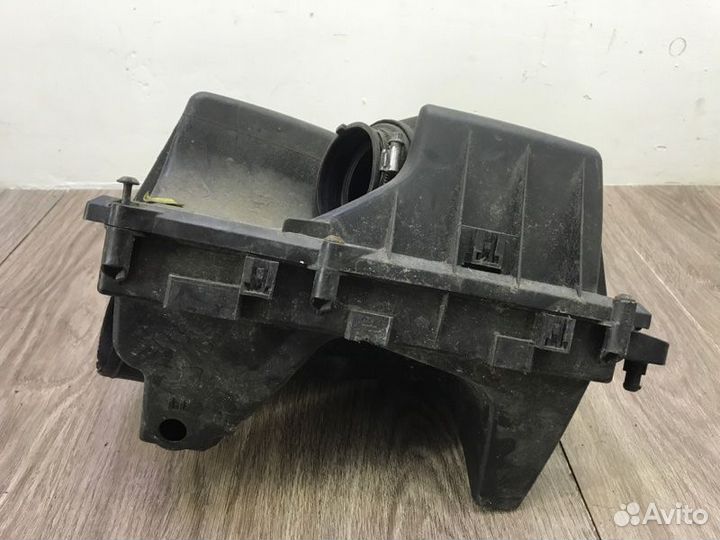 Корпус воздушного фильтра Opel Vectra C Z19DTH